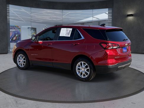 Certified 2024 Chevrolet Equinox LT w/ LPO, Cargo Package FWD image 4