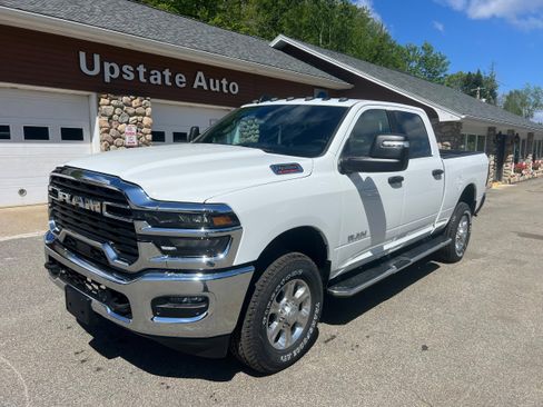 New 2026 RAM 2500 Big Horn AWD/4WD image 1