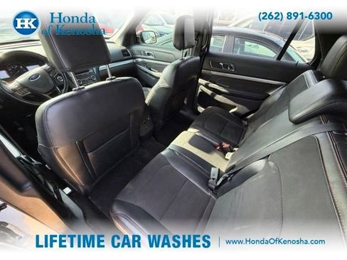Used 2019 Ford Explorer XLT w/ Equipment Group 202A AWD/4WD image 13
