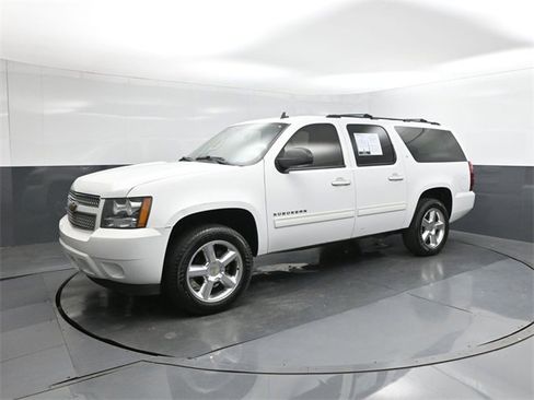 Used 2011 Chevrolet Suburban LT image 1