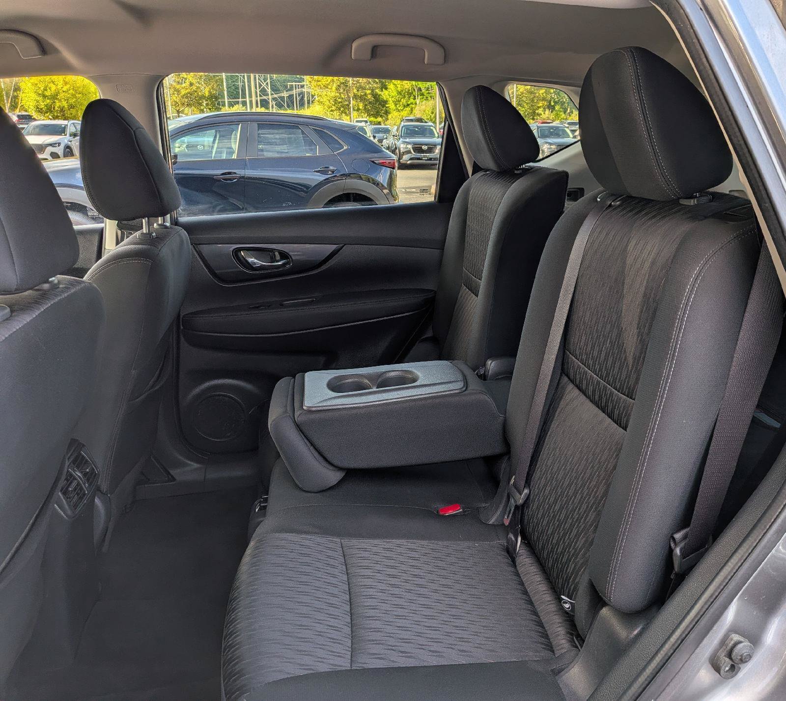 Used 2020 Nissan Rogue SV AWD/4WD image 23