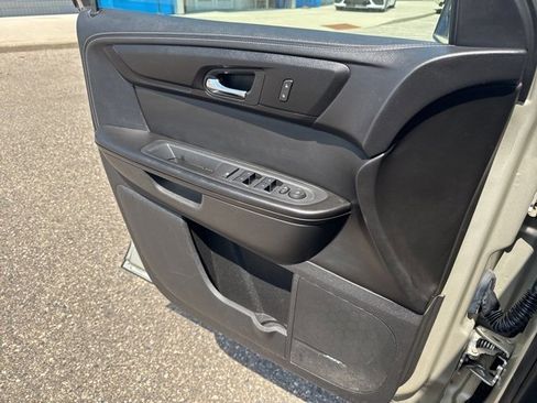 Used 2013 Chevrolet Traverse LT image 24