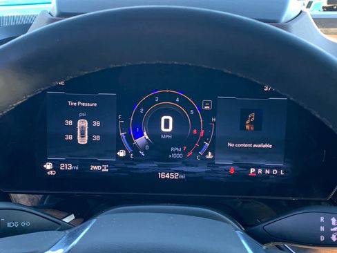 Used 2025 Chevrolet Tahoe High Country image 17