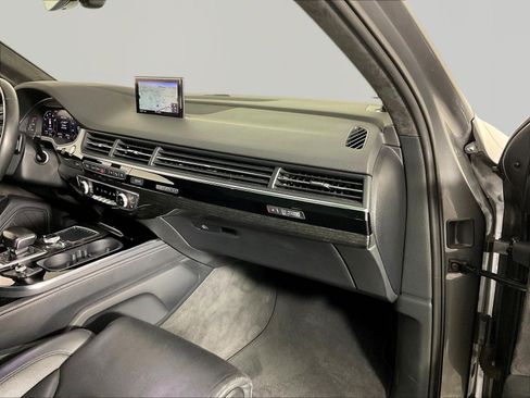 Used 2018 Audi Q7 3.0T Prestige w/ Prestige Package AWD/4WD image 27