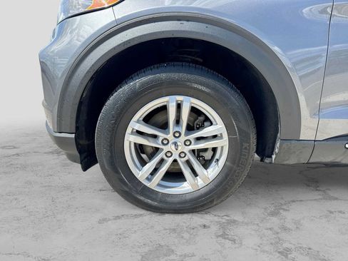 Certified 2022 Ford Explorer XLT w/ Equipment Group 202A AWD/4WD image 13