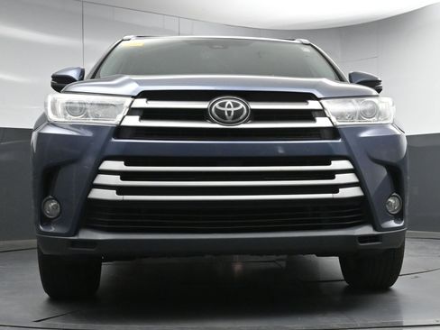 Used 2019 Toyota Highlander XLE image 24