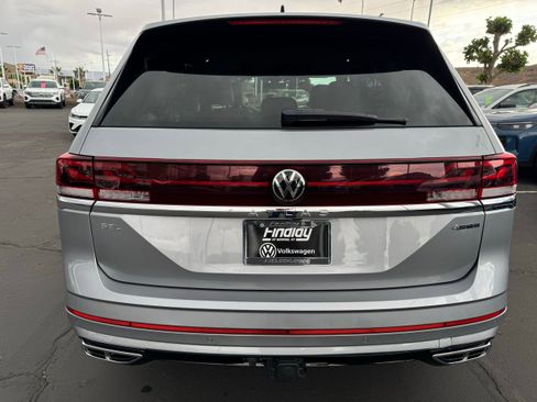 Used 2024 Volkswagen Atlas SEL Premium R-Line image 5