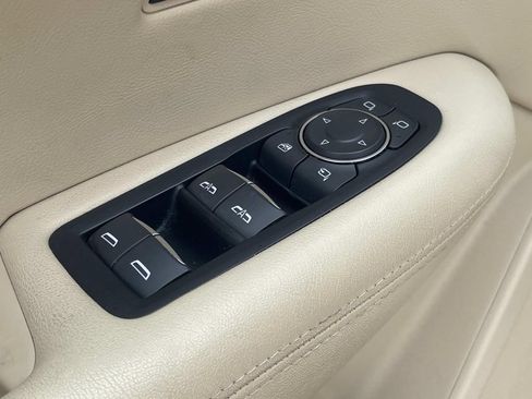 Used 2019 Cadillac XT5 Premium Luxury w/ Driver Assist Package FWD image 29