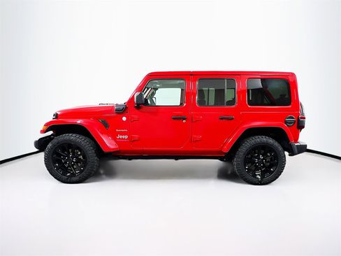 Used 2024 Jeep Wrangler Unlimited Sahara image 4