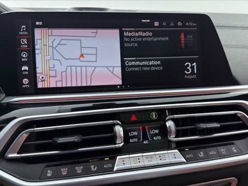 Used 2022 BMW X7 M50i w/ Dynamic Handling Package AWD/4WD image 29