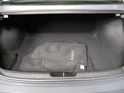 Used 2025 Hyundai Elantra Blue image 15