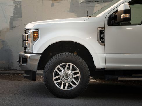 Used 2019 Ford F350 Lariat image 7