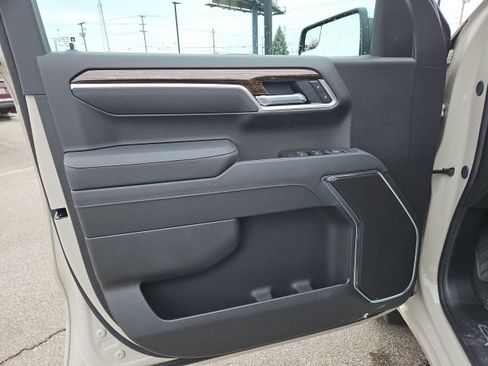 New 2026 GMC Sierra 1500 SLE image 11