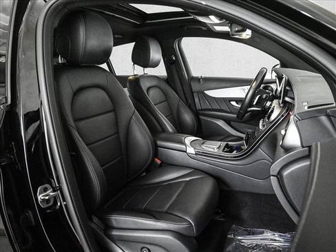 Used 2022 Mercedes-Benz GLC 300 4MATIC Coupe image 22