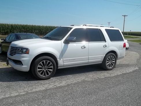 Used 2017 Lincoln Navigator Select AWD/4WD image 1