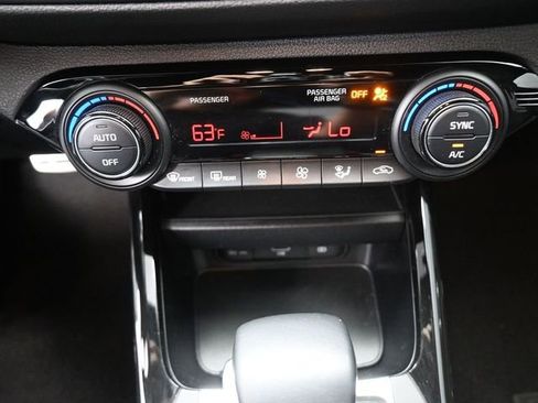 Used 2024 Kia Forte GT-Line image 9