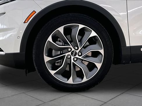 Used 2023 Lincoln Nautilus Reserve w/ Equipment Group 201A AWD/4WD image 10