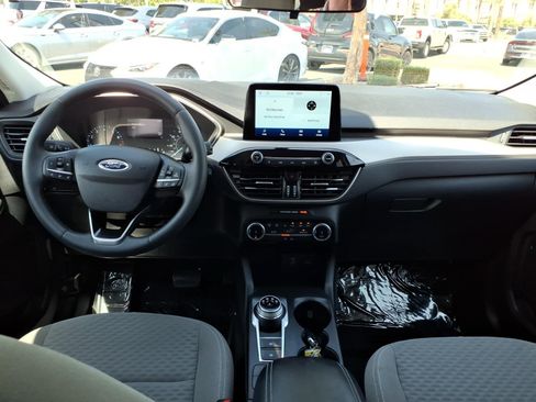 Certified 2022 Ford Escape SE w/ SE Sport Appearance Package FWD image 18