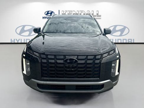 Used 2023 Hyundai Palisade SEL w/ Premium Package FWD image 2