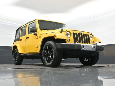 Used 2015 Jeep Wrangler Unlimited Sahara w/ Connectivity Group image 45