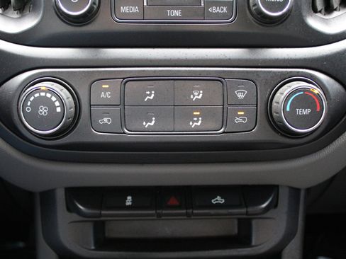 Used 2015 Chevrolet Colorado W/T w/ WT Convenience Package image 28