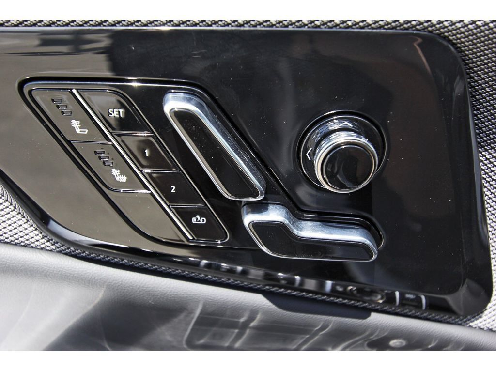 New 2027 Cadillac Optiq Luxury AWD/4WD image 22