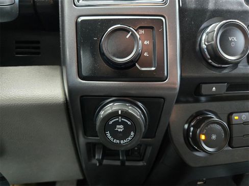 Used 2018 Ford F150 XLT w/ Trailer Tow Package image 18