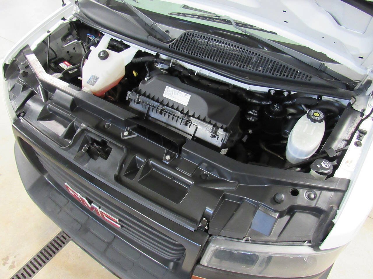 Used 2023 GMC Savana 3500 w/ Power Convenience Package RWD image 30