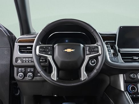 Used 2022 Chevrolet Tahoe Premier AWD/4WD image 11