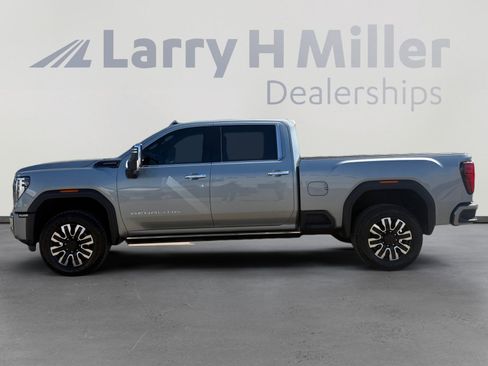 Used 2024 GMC Sierra 2500 Denali Ultimate image 2