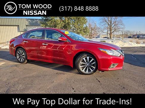 Certified 2017 Nissan Altima 2.5 SV w/ Convenience Package image 1