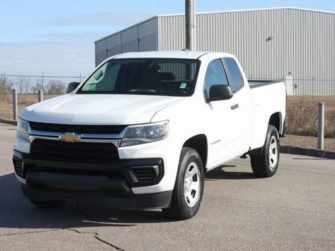 Used 2021 Chevrolet Colorado W/T w/ WT Convenience Package image 2