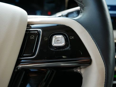 Used 2025 Lincoln Corsair Reserve FWD image 18