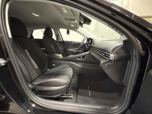 Used 2023 Hyundai Elantra SEL FWD image 18