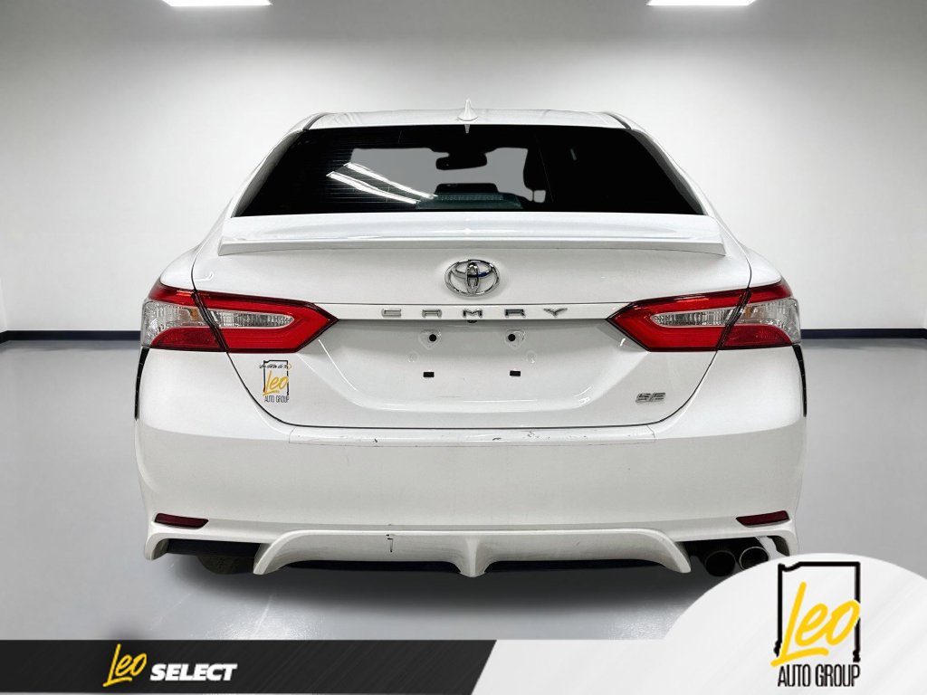 Used 2020 Toyota Camry SE w/ Convenience Package FWD image 9