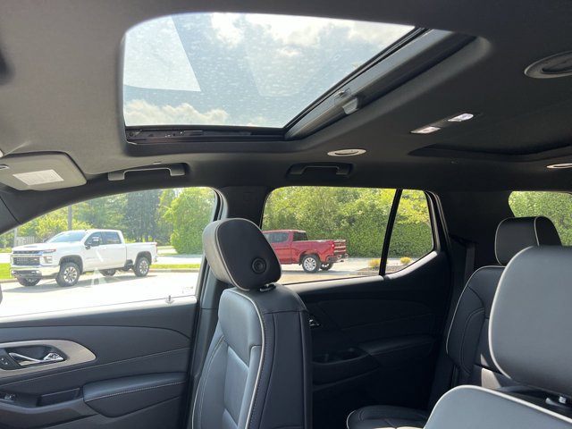 Used 2023 Chevrolet Traverse Premier w/ Redline Edition FWD image 19