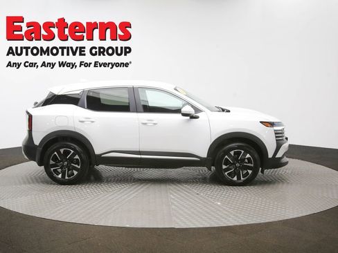 Used 2025 Nissan Kicks SV image 43