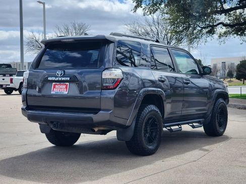 Used 2020 Toyota 4Runner TRD Off-Road image 3