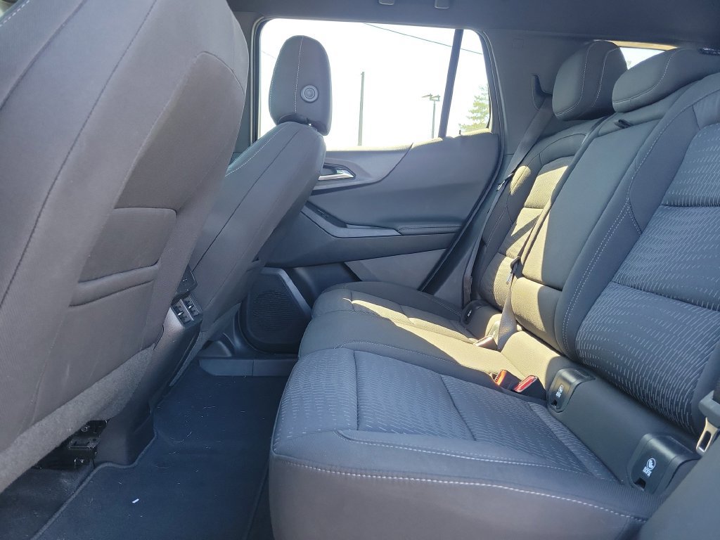 Used 2025 Chevrolet Equinox LT FWD image 17