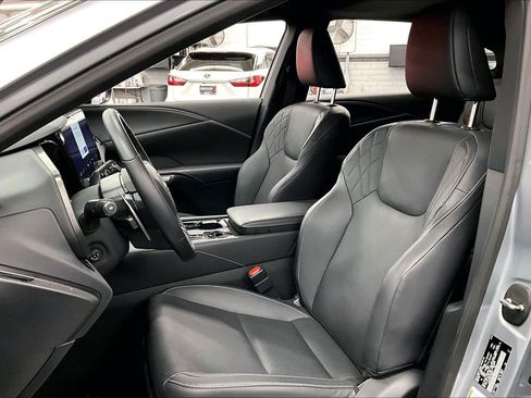 Used 2026 Lexus RX 350 Premium w/ Accessory Package (2T) FWD image 8