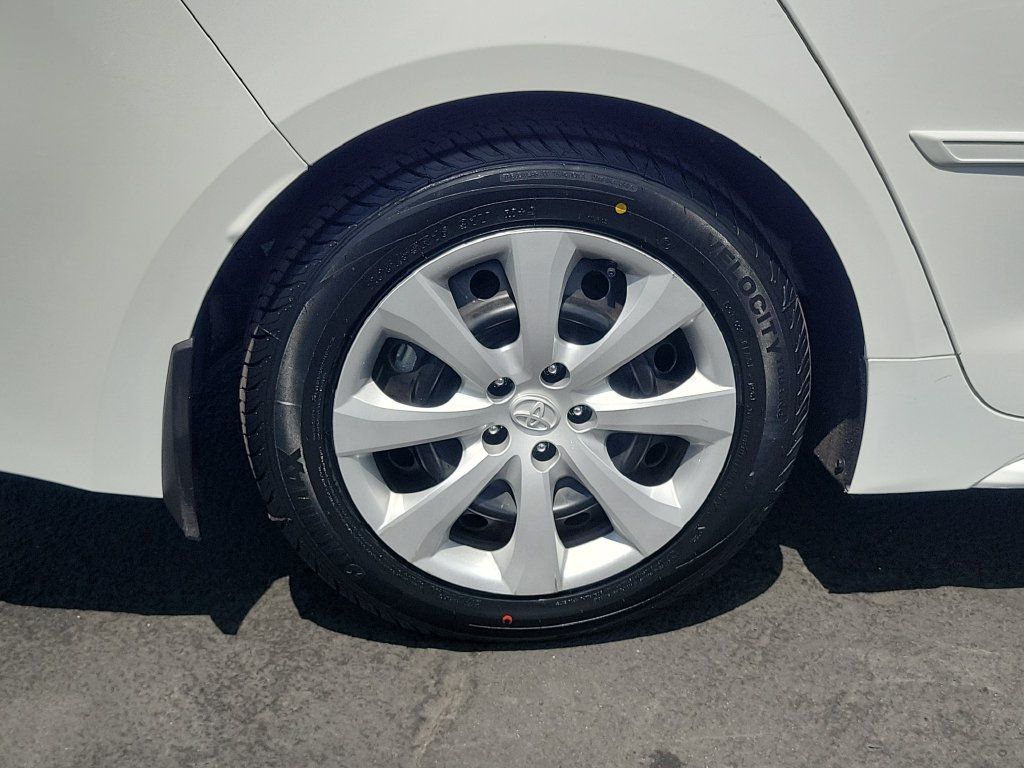 Used 2024 Toyota Corolla LE FWD image 8