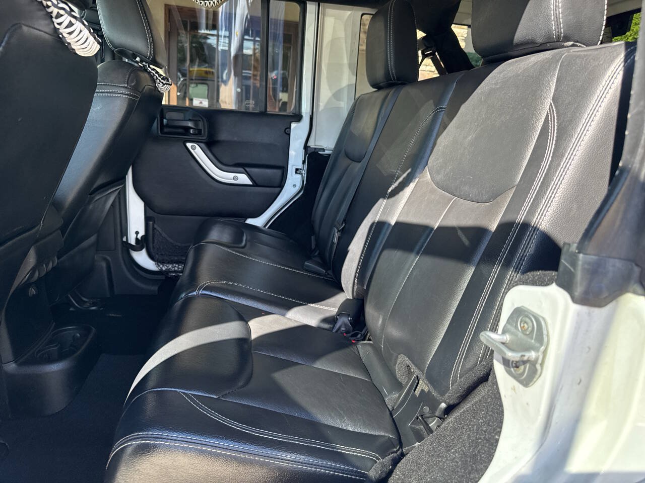 Used 2013 Jeep Wrangler Unlimited Sahara w/ Dual Top Group AWD/4WD image 12