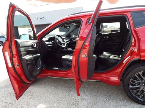 Used 2023 Jeep Compass Limited w/ Red Edition image 23