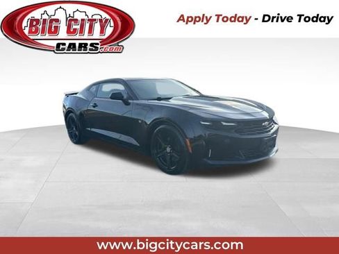Used 2020 Chevrolet Camaro LT image 1