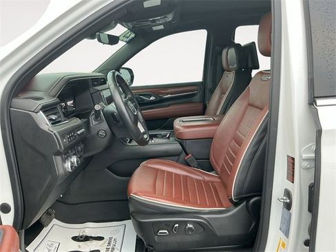 Used 2023 GMC Yukon Denali Ultimate image 10