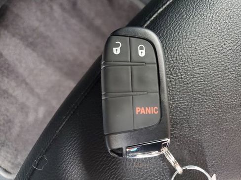 Certified 2024 Jeep Compass Latitude image 28