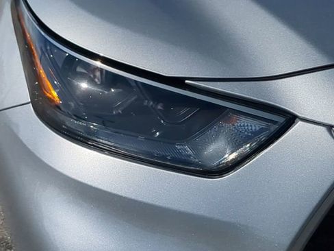 Used 2023 Toyota Highlander XLE FWD image 10