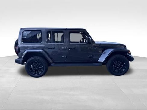 Used 2025 Jeep Wrangler Unlimited Sahara image 6