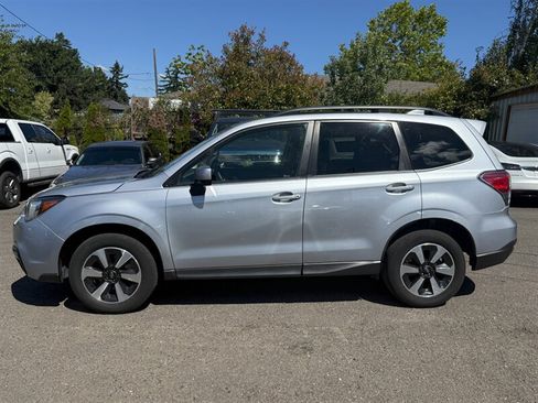 Used 2018 Subaru Forester 2.5i Premium AWD/4WD image 10
