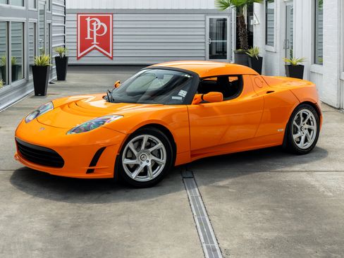 Used 2010 Tesla Roadster Sport RWD image 2